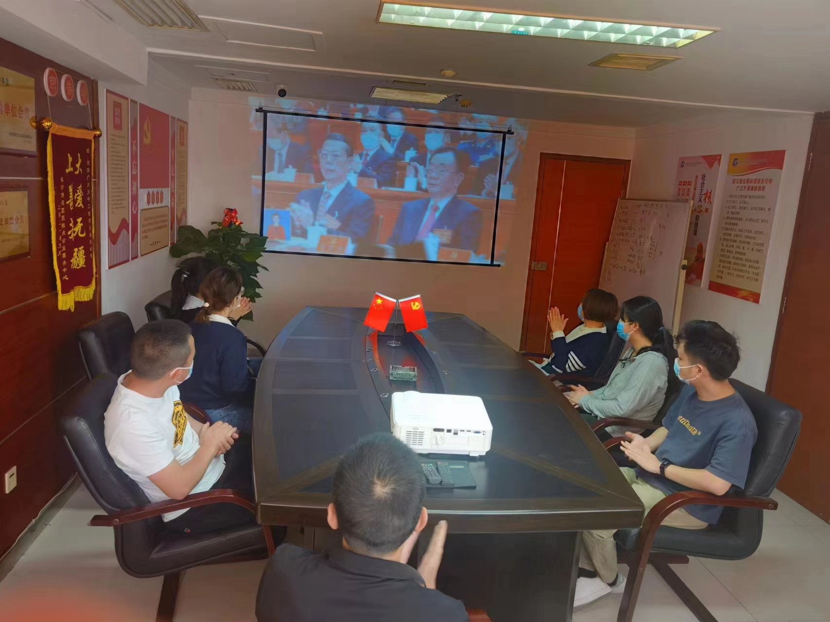 喜迎党的二十大，永远跟党走奋进新征程 (图2)